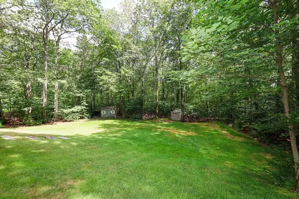 Derry, NH 03038,7 Hunter Dr