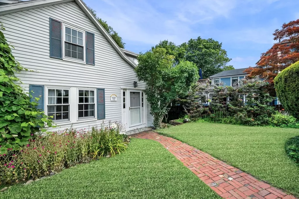 Marblehead, MA 01945,1 Elm Street
