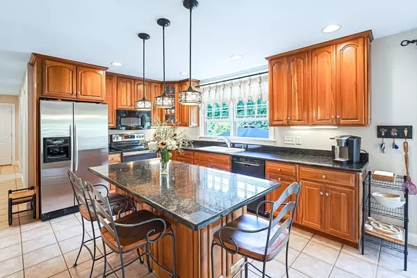Millbury, MA 01527,318 W Main St