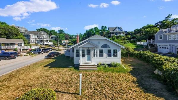 215 Manomet Point Rd, Plymouth, MA 02360