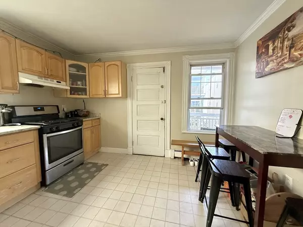 Boston, MA 02125,19 Howell St #2