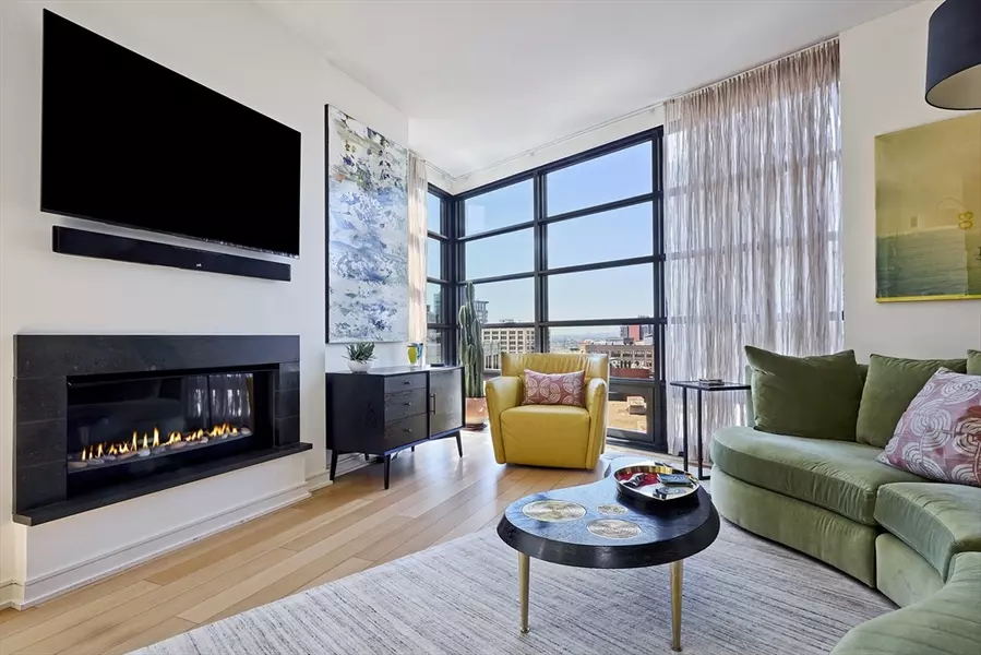 580 Washington St #1402, Boston, MA 02111