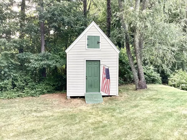 Raynham, MA 02767,297 Elm Street West