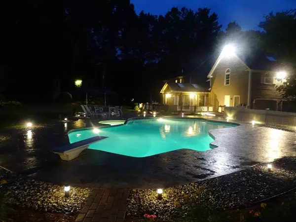 18 Hawthorne Road, Windham, NH 03087