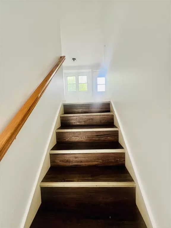 Salem, MA 01970,23 Marion Rd #B