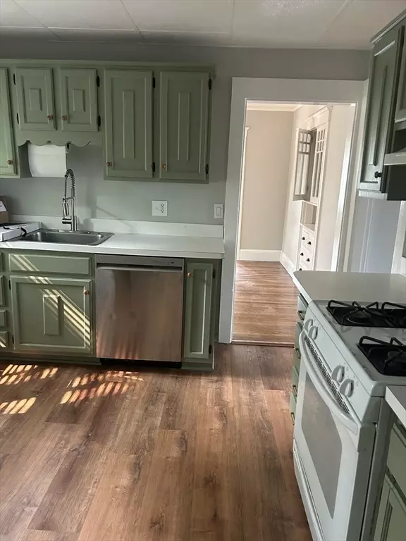 Newton, MA 02460,278 Cabot #2