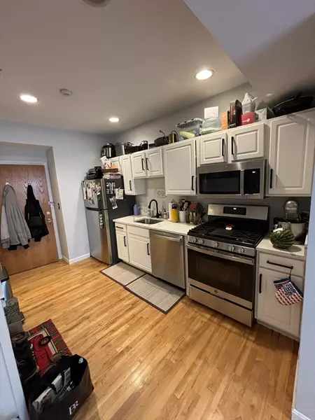 464 Hanover Street #8, Boston, MA 02110
