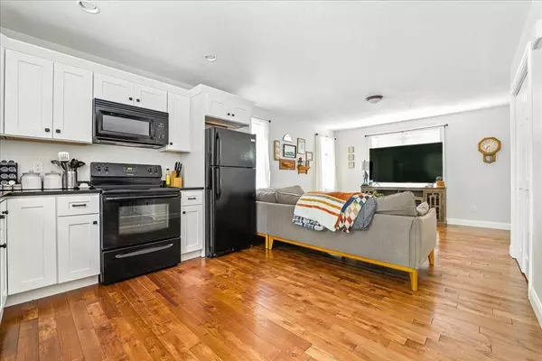 Plymouth, MA 02360,21 Crest Ave