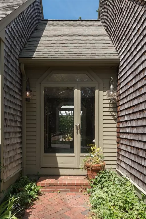 Bridgewater, MA 02324,5 Tarkin Hill Lane