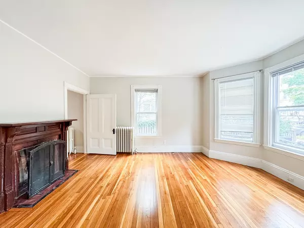 Newton, MA 02458,11 Maple Cir #11