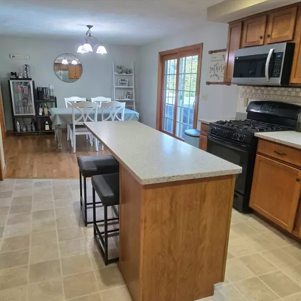 Whitman, MA 02382,6 Old Colony Way