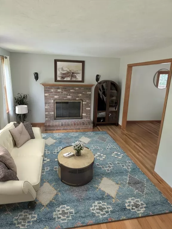 Whitman, MA 02382,6 Old Colony Way