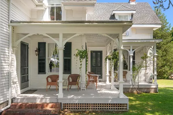 West Tisbury, MA 02575,1054 State Road