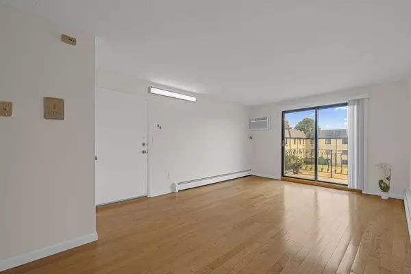 Lowell, MA 01854,309 Pawtucket Blvd #21