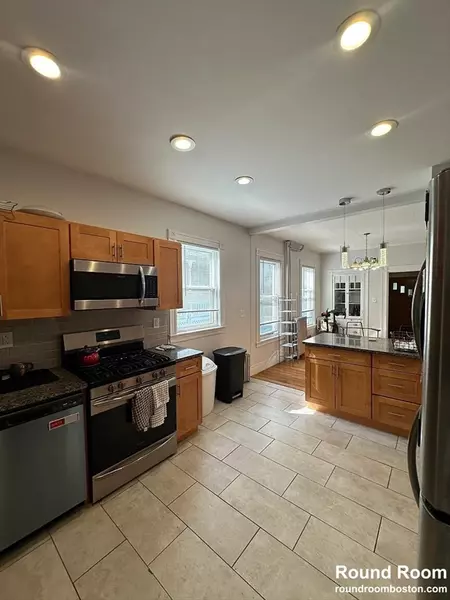 384 Washington St #1, Cambridge, MA 02139