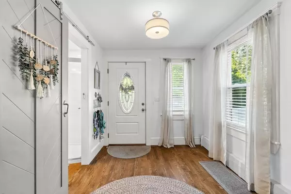 Swampscott, MA 01907,523 Humphrey St