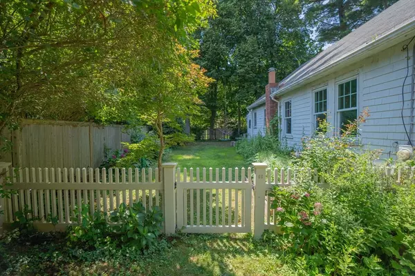 Duxbury, MA 02332,66 Priscilla Avenue