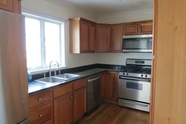 Salisbury, MA 01952,11 Railroad Ave #B5