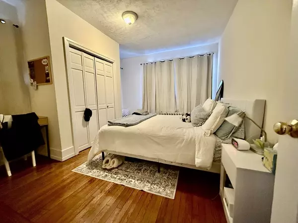 Boston, MA 02215,452 Park Dr #4