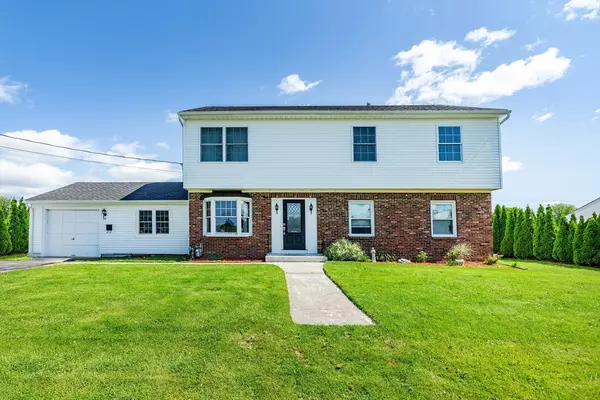 74 Brookhaven Dr, East Providence, RI 02914