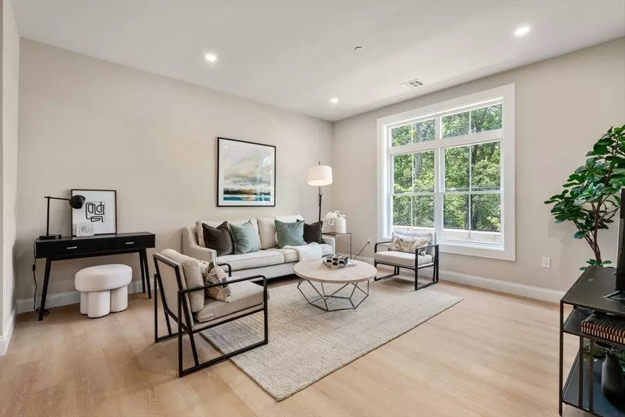 7 Cross St #205, Wilmington, MA 01887