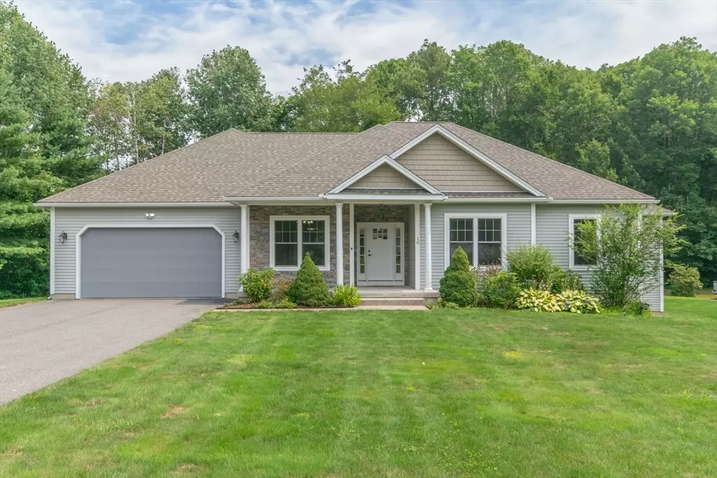 East Longmeadow, MA 01028,10 Silver Fox Ln