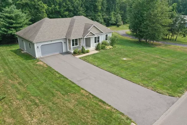 East Longmeadow, MA 01028,10 Silver Fox Ln