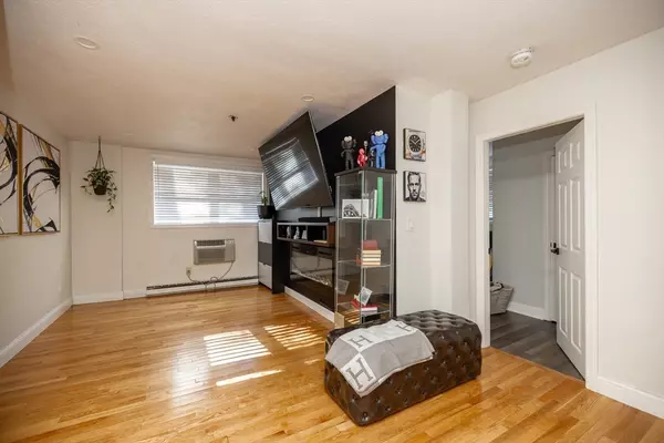 Woburn, MA 01801,10 Beacon Street #102
