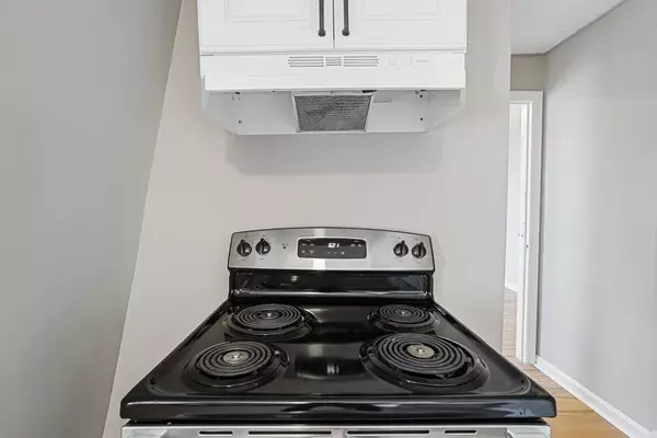 Lowell, MA 01851,100 Appleton St #2