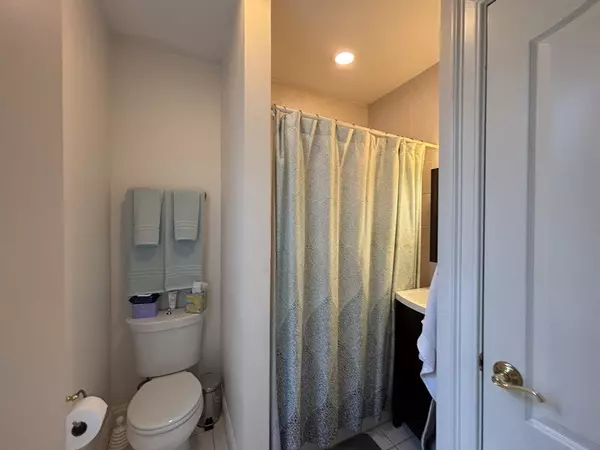 Boston, MA 02113,454 Hanover Street #8