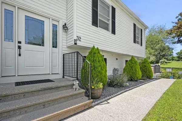 Southbridge, MA 01550,32 Willow Lane