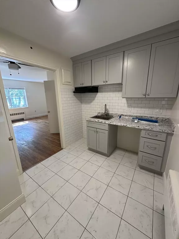 Newton, MA 02458,5 Charlesbank Rd #2