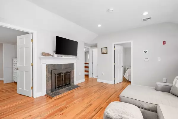 Barnstable, MA 02632,40 Red Lily Pond Rd