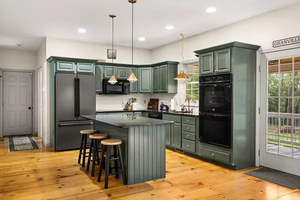 Granville, MA 01034,308 Crest Ln