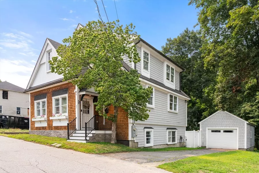 21 Prospect St, Maynard, MA 01754