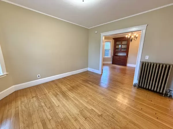 Watertown, MA 02472,15 Clayton St #1