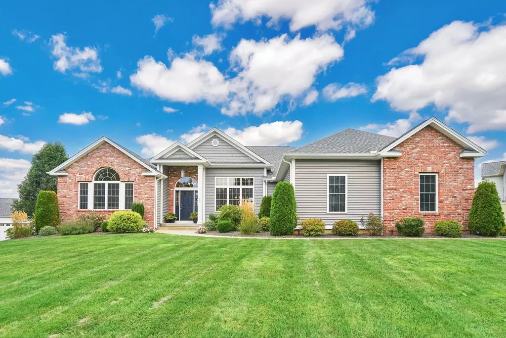 Agawam, MA 01030,60 Farmington Cir