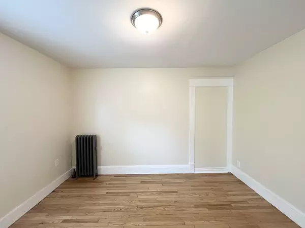 Springfield, MA 01109,216 Oak Grove Ave #2nd Floor