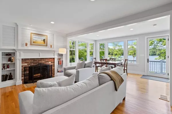 35 Keyes Road, Westford, MA 01886