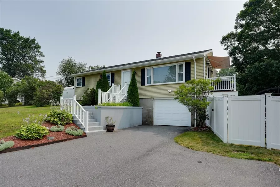 8 John F Kennedy Ave, Clinton, MA 01510