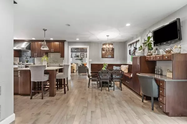 Stoneham, MA 02180,12 Cricklewood
