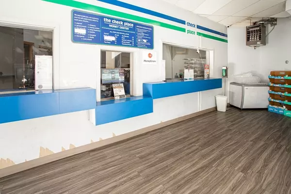 Fall River, MA 02724,1433 So Main St #2