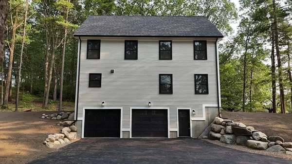 Amesbury, MA 01913,34 Summit Ave