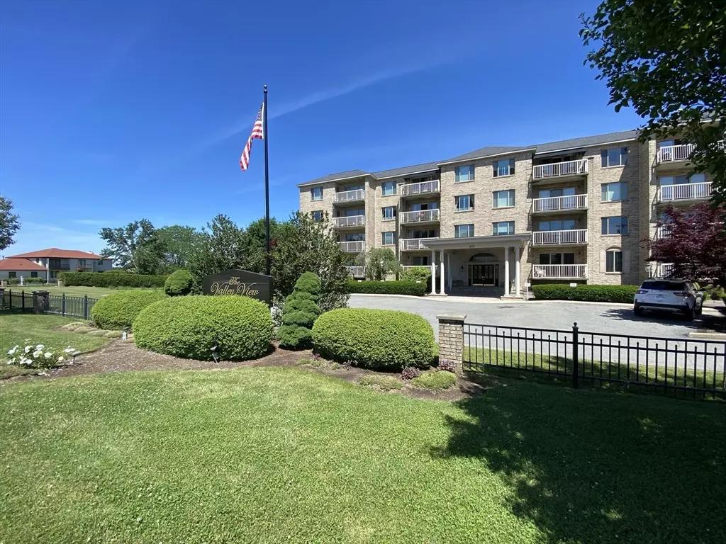 New Bedford, MA 02740,915 Hathaway Road #205