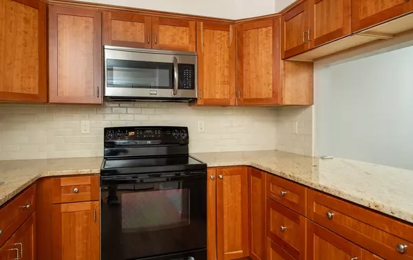 Yarmouth, MA 02673,248 Camp St #M5