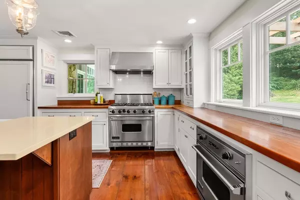 Weston, MA 02493,32 Intervale Rd