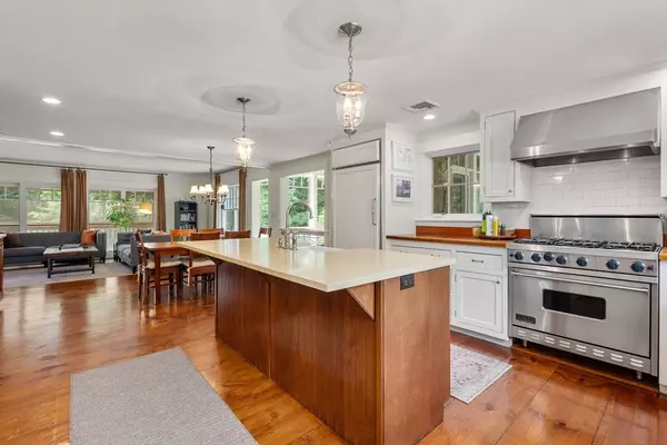 Weston, MA 02493,32 Intervale Rd