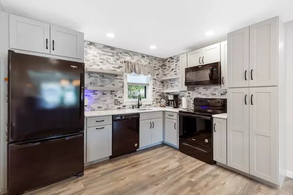 Dracut, MA 01826,48 Long Pond Dr