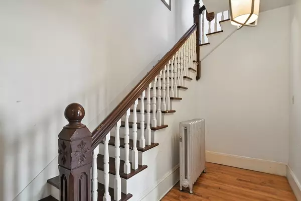 South Hadley, MA 01075,49 N Main Street