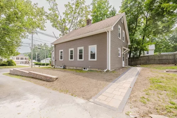Attleboro, MA 02703,401 Newport Ave
